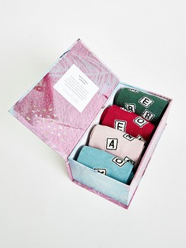 Dárková krabice - dámské bambusové ponožky - písmenkový mix