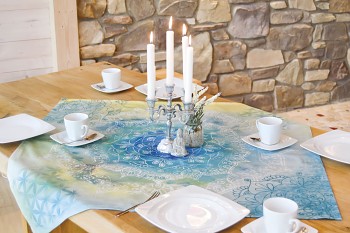 BLUE FEEL ubrus ze 100% biobavlny s růženínem - 88 x 88 cm 